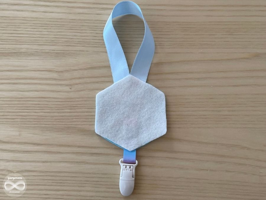 フェルト2枚を重ねた様子