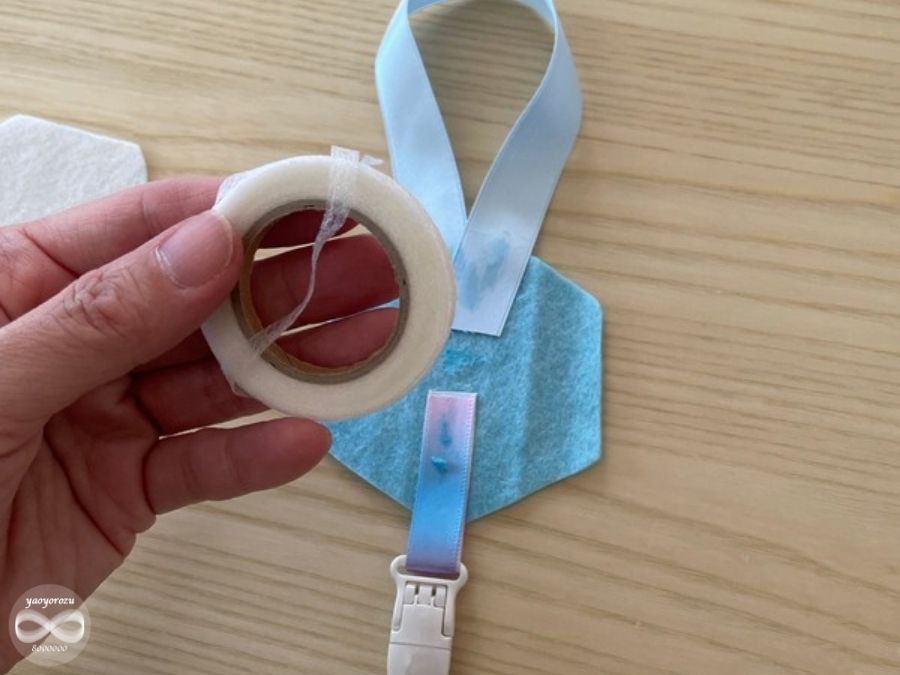 アイロン接着テープを貼る工程